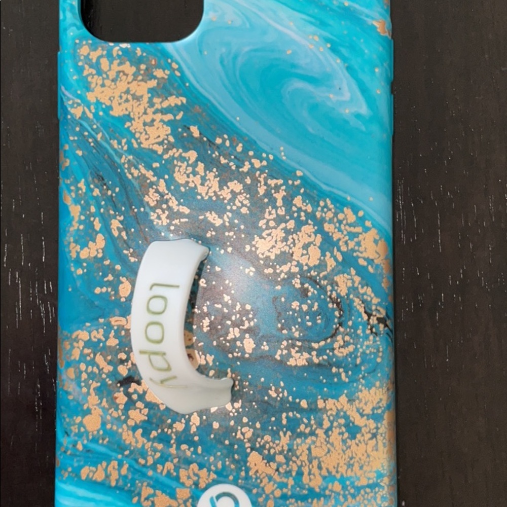 iPhone loopy case